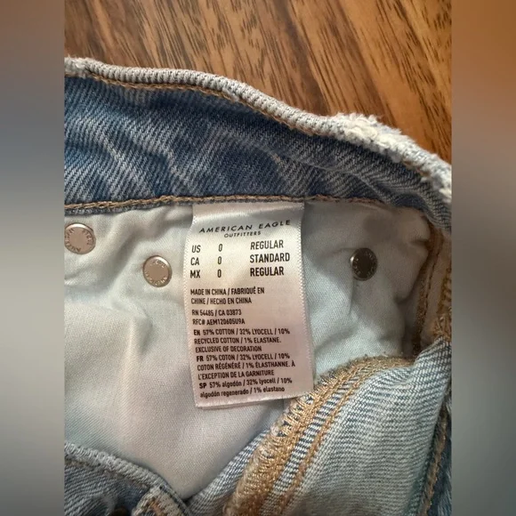 American Eagle Outfitters Light Blue High-Rise Straight Jeans - Picture 4 of 7